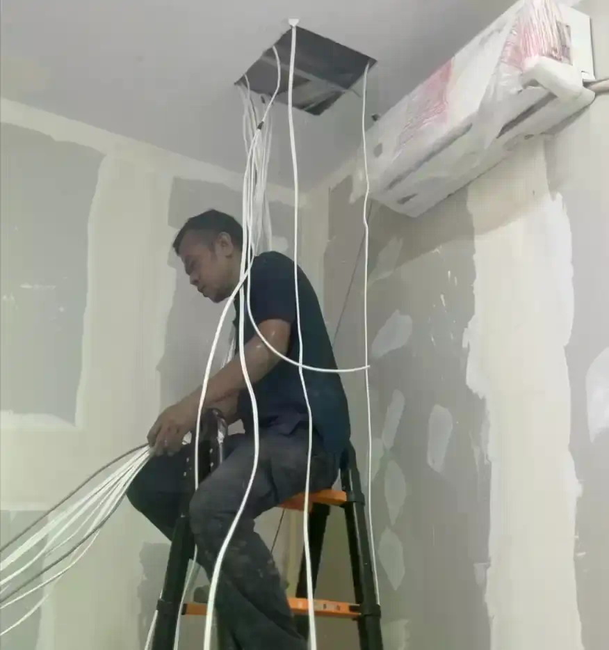 Penarikan kabel jaringan di SPPG Tangerang Kota